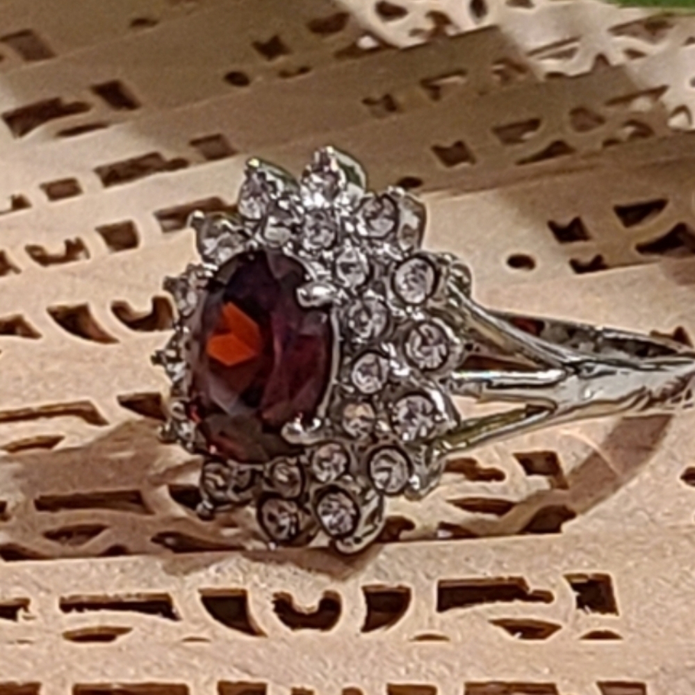 Elegant Silver and Red Gemstone Ring Size 10 - Picture 9 of 15